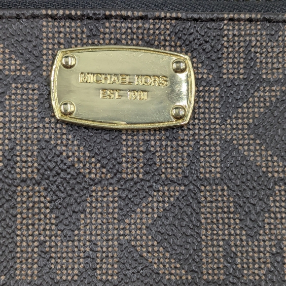 Michael Kors Fanny Pack Belt Bag - Picture 2 of 7